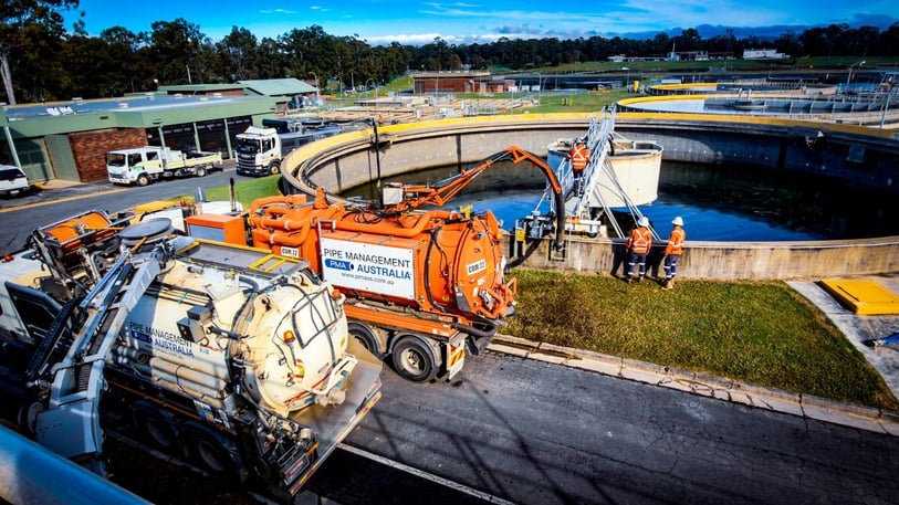 wide shot of clarifier cleaning