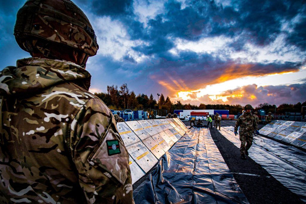 FLOOD_BARRIER_TRAINING_FOR_YORKSHIRE_SOLDIERS_MOD_45161785-2-1-1024x683